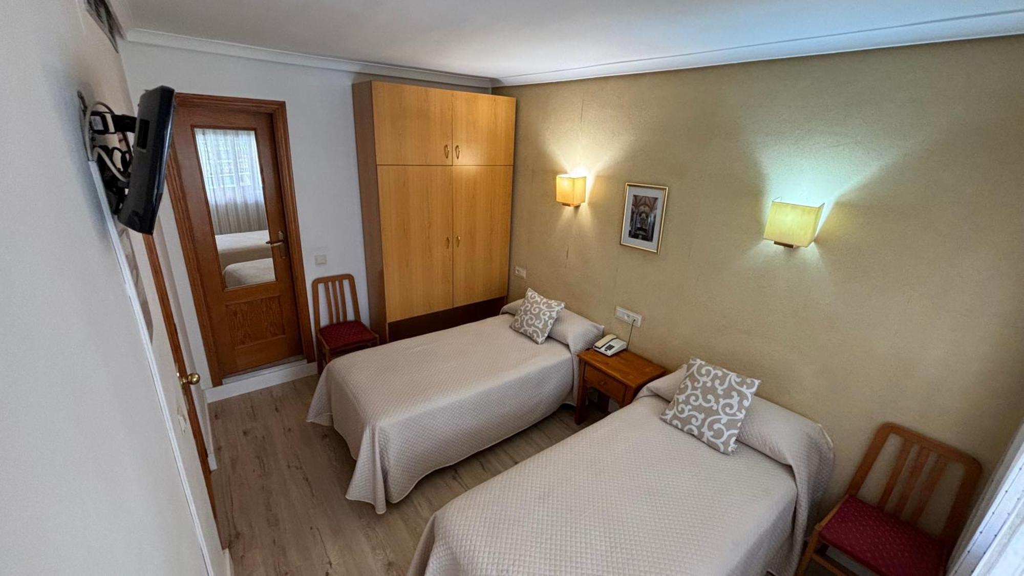 Hostal Atienzar アルバセテ エクステリア 写真